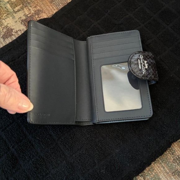 Coach Wallet w/Snakeskin accents - Picture 6 of 12